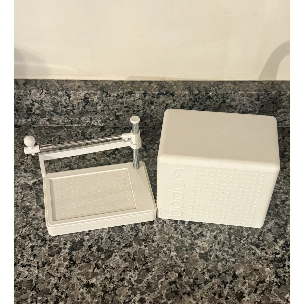 Bodum Bistro Premium Cheese Slicer With Cover - Osteskærer Sweden